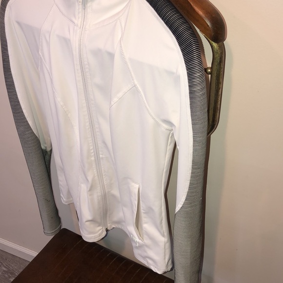 FILA ZIP UP JACKET SZ. S - Picture 6 of 11